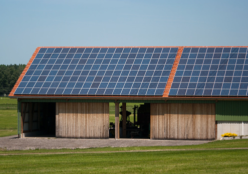 Tout savoir sur la construction d'un hangar agricole photovoltaïque